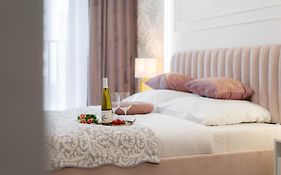 Exclusive Royal Apartment